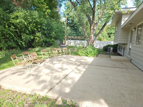 Tiny photo for 827 Balmoral Drive, East Dundee, IL 60118 (MLS # 12482049)