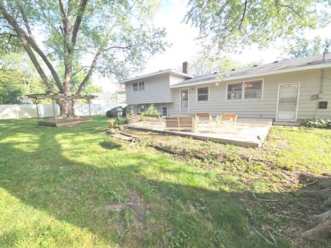 Tiny photo for 827 Balmoral Drive, East Dundee, IL 60118 (MLS # 12482049)