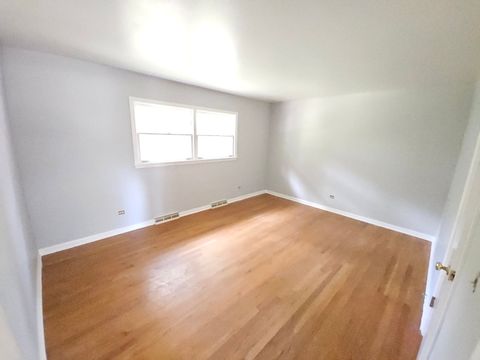 Tiny photo for 827 Balmoral Drive, East Dundee, IL 60118 (MLS # 12482049)