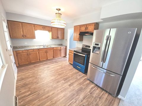 Tiny photo for 827 Balmoral Drive, East Dundee, IL 60118 (MLS # 12482049)