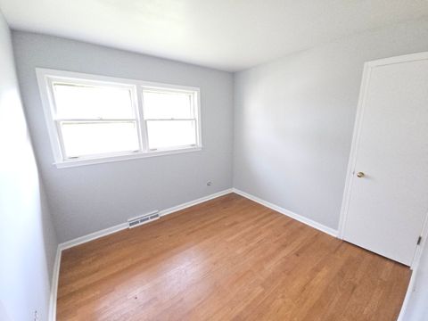 Tiny photo for 827 Balmoral Drive, East Dundee, IL 60118 (MLS # 12482049)