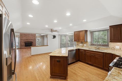 Tiny photo for 2528 Sun Valley Road, Lisle, IL 60532 (MLS # 12682201)