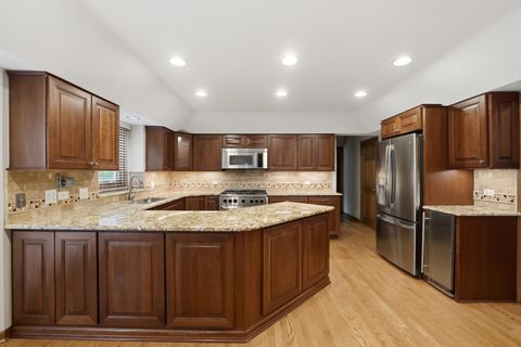 Tiny photo for 2528 Sun Valley Road, Lisle, IL 60532 (MLS # 12682201)