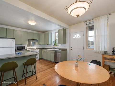 Tiny photo for 1215 W Rosemont Avenue #1, Chicago, IL 60660 (MLS # 12587773)