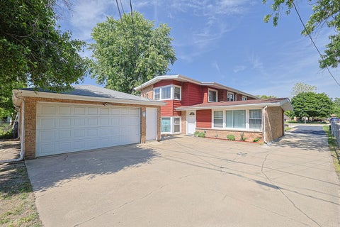 Tiny photo for 3046 S 24th Avenue #2, Broadview, IL 60155 (MLS # 12670525)