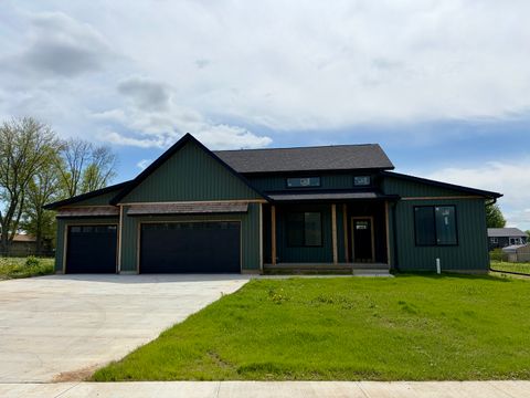 Photo of 1819 Zara Trce, Clinton, IA 52732 (MLS # 12636215)