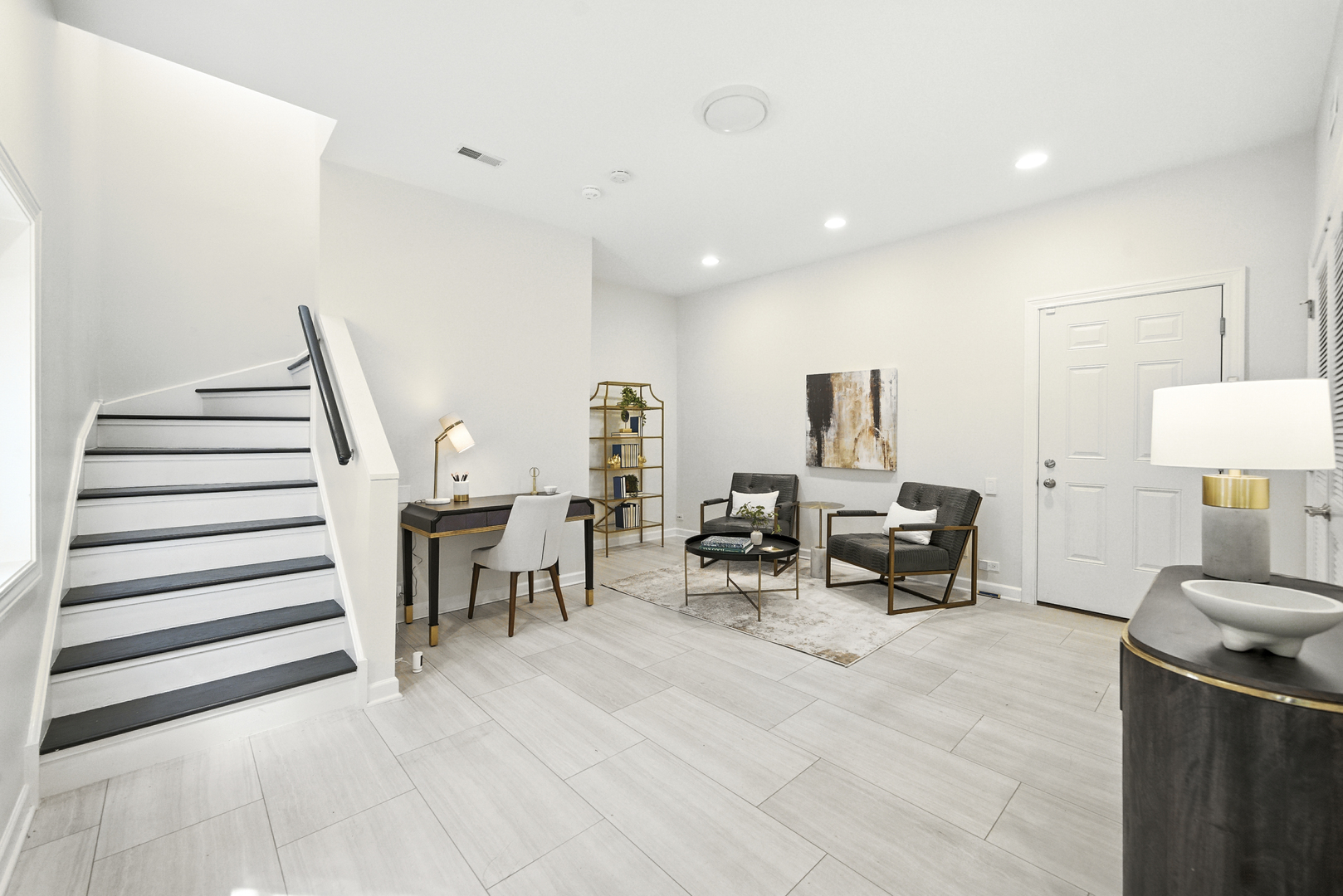 460 W Superior Street 7