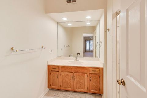 Tiny photo for 716 Ascot Court #104B, Libertyville, IL 60048 (MLS # 12503867)