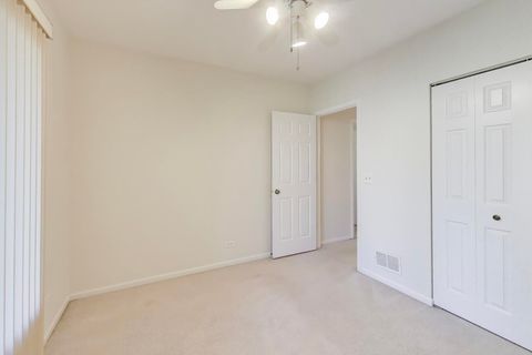 Tiny photo for 716 Ascot Court #104B, Libertyville, IL 60048 (MLS # 12503867)