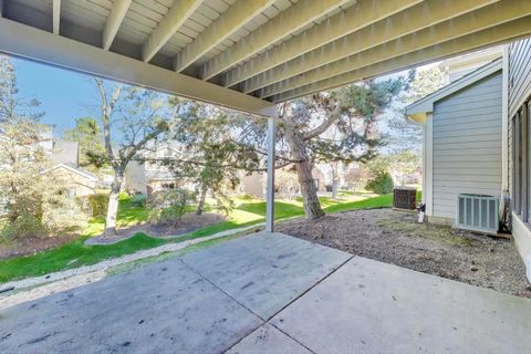 Tiny photo for 716 Ascot Court #104B, Libertyville, IL 60048 (MLS # 12503867)