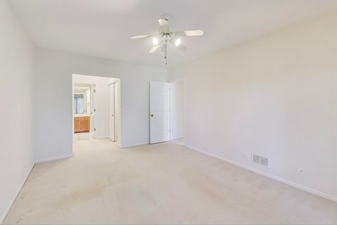 Tiny photo for 716 Ascot Court #104B, Libertyville, IL 60048 (MLS # 12503867)