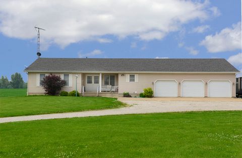 Photo of 2098 N 15th Road, Streator, IL 61364 (MLS # 12386376)