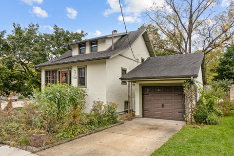 Tiny photo for 3 Center Street, Algonquin, IL 60102 (MLS # 12761806)