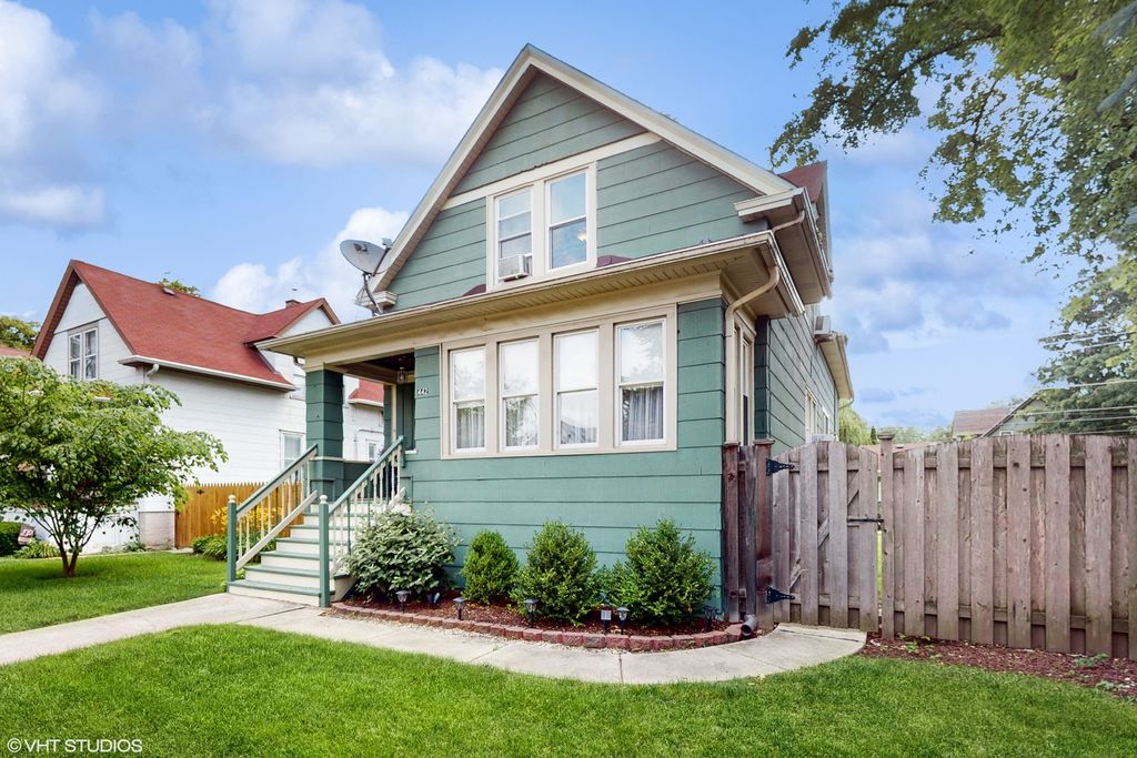 Photo for 442 Hannah Avenue, Forest Park, IL 60130 (MLS # 12471892)