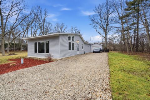 Photo of 528 Charlotte Avenue, Crystal Lake, IL 60014 (MLS # 12590632)