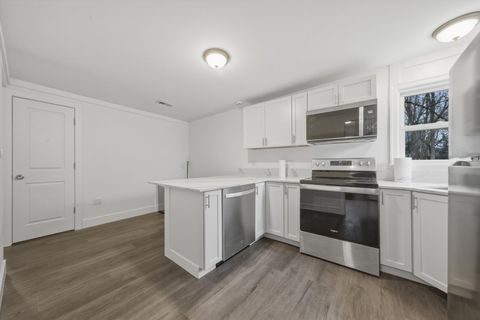 Tiny photo for 528 Charlotte Avenue, Crystal Lake, IL 60014 (MLS # 12590632)