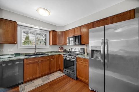 Tiny photo for 960 NORMAN Drive, Hoffman Estates, IL 60192 (MLS # 12519572)