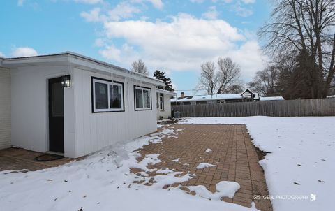 Tiny photo for 1007 Oeffling Drive, McHenry, IL 60051 (MLS # 12531786)