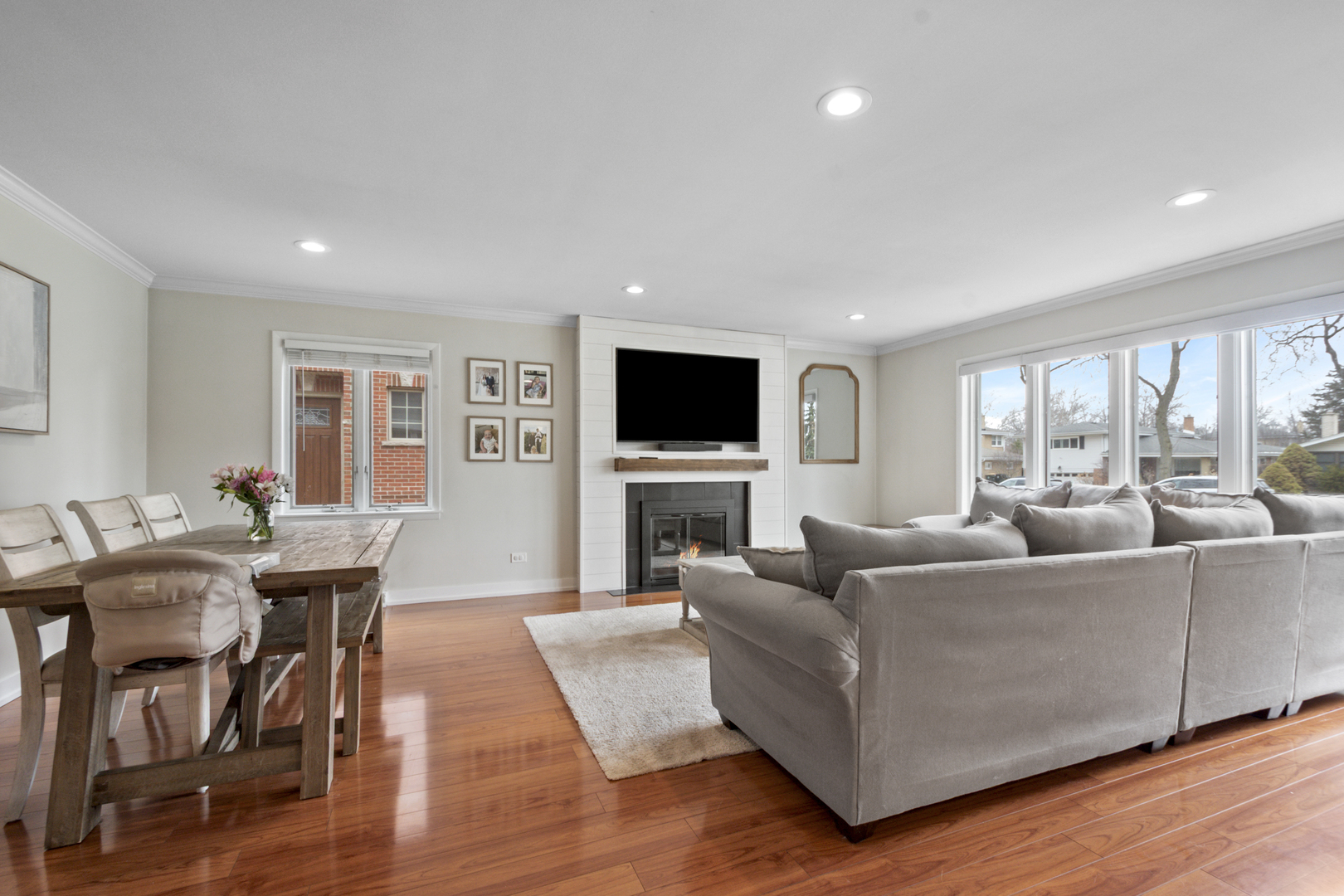 1915 GLENVIEW Avenue