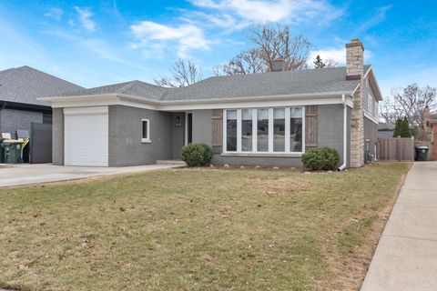 Photo of 1915 GLENVIEW Avenue, Park Ridge, IL 60068 (MLS # 12584358)