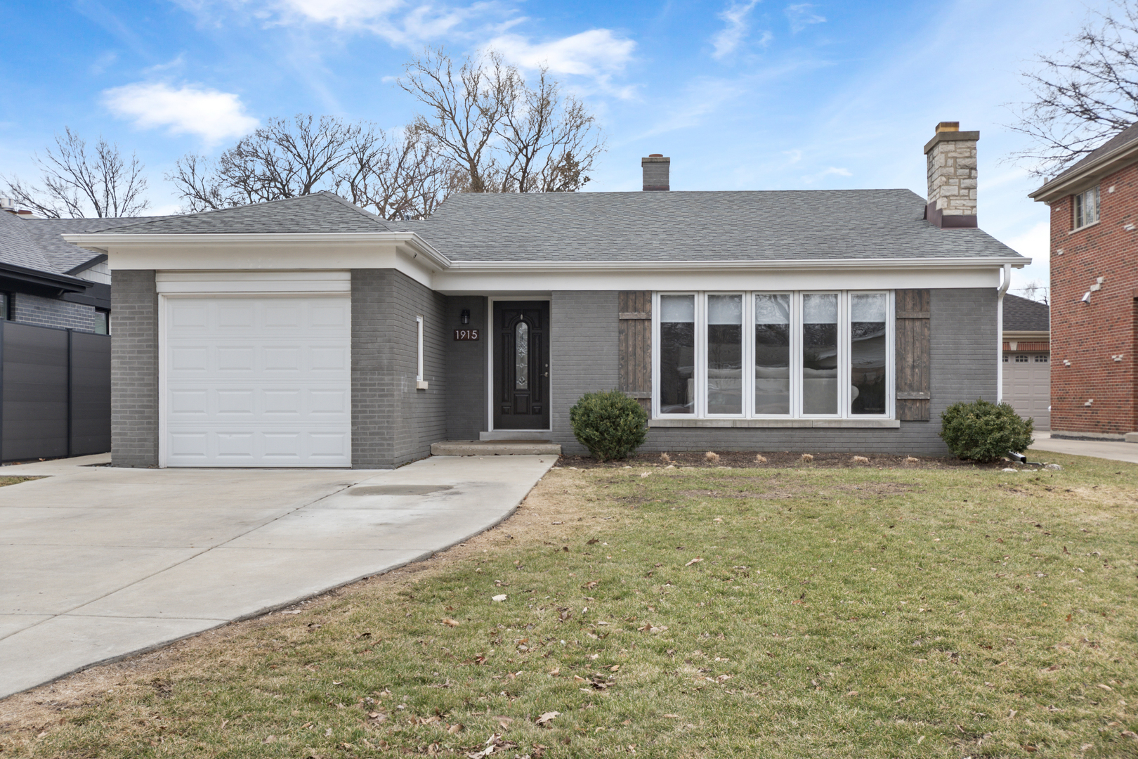1915 GLENVIEW Avenue
