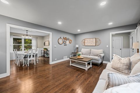 Tiny photo for 250 Roslara Court, Bartlett, IL 60103 (MLS # 12469896)