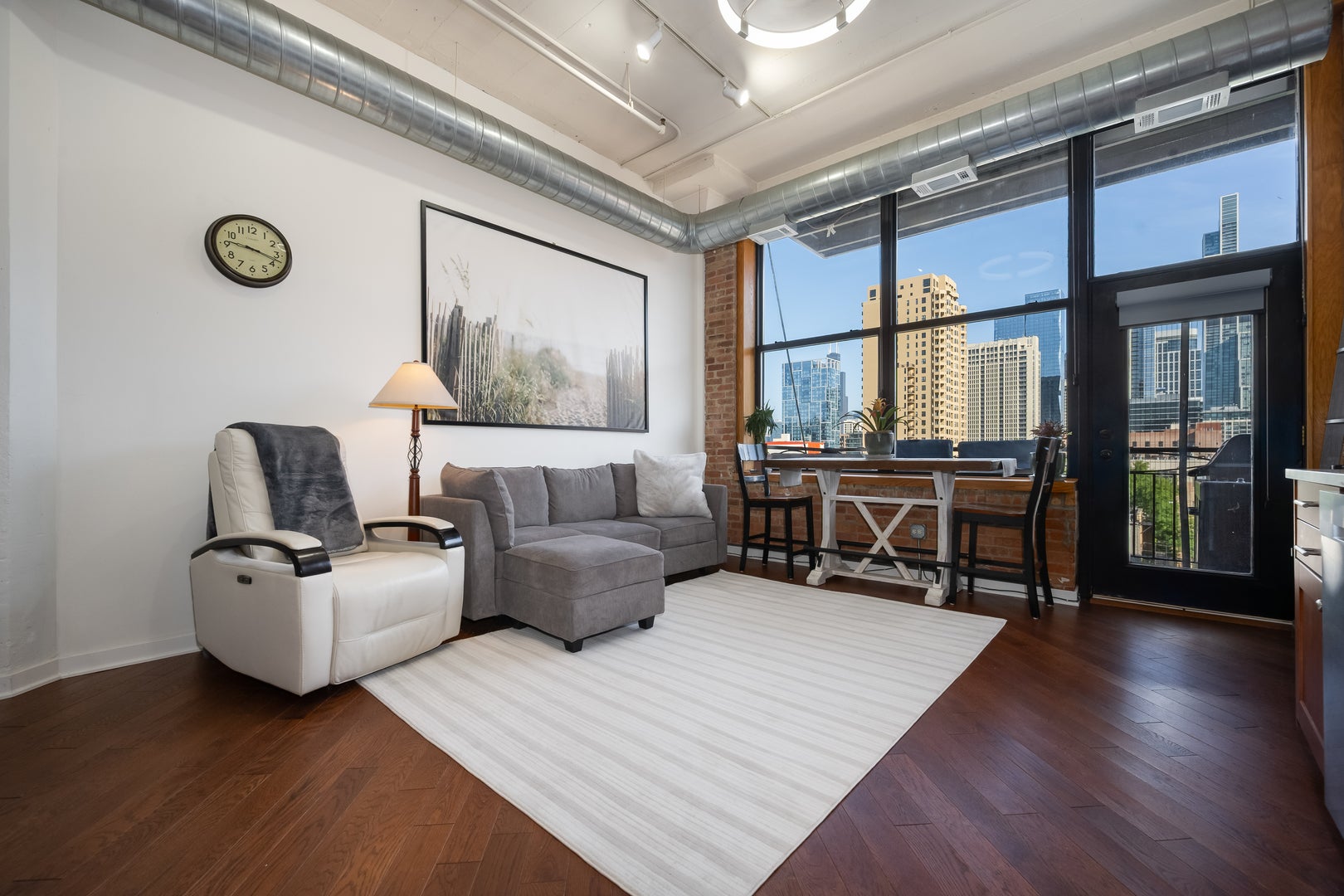 1601 S Michigan Avenue 505