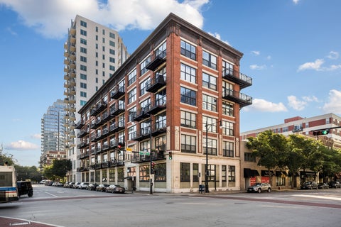 Photo of 1601 S Michigan Avenue #505, Chicago, IL 60616 (MLS # 12760199)