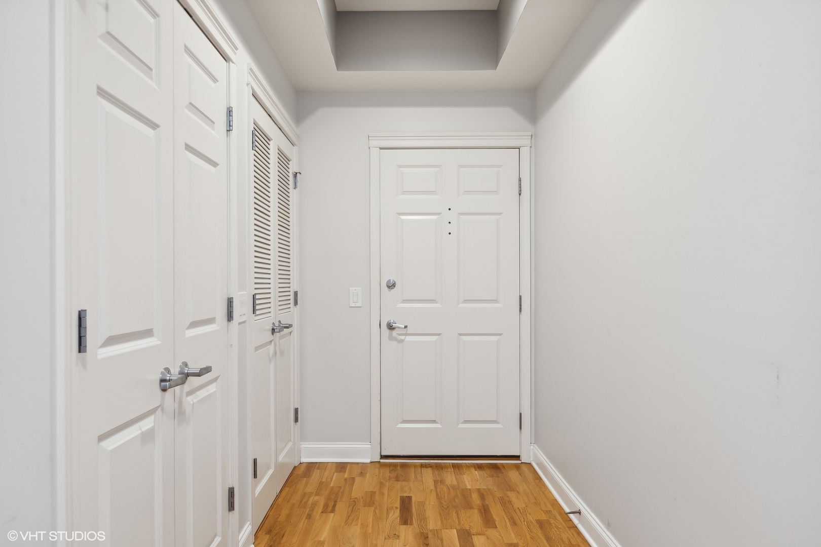 2320 W Saint Paul Avenue 202