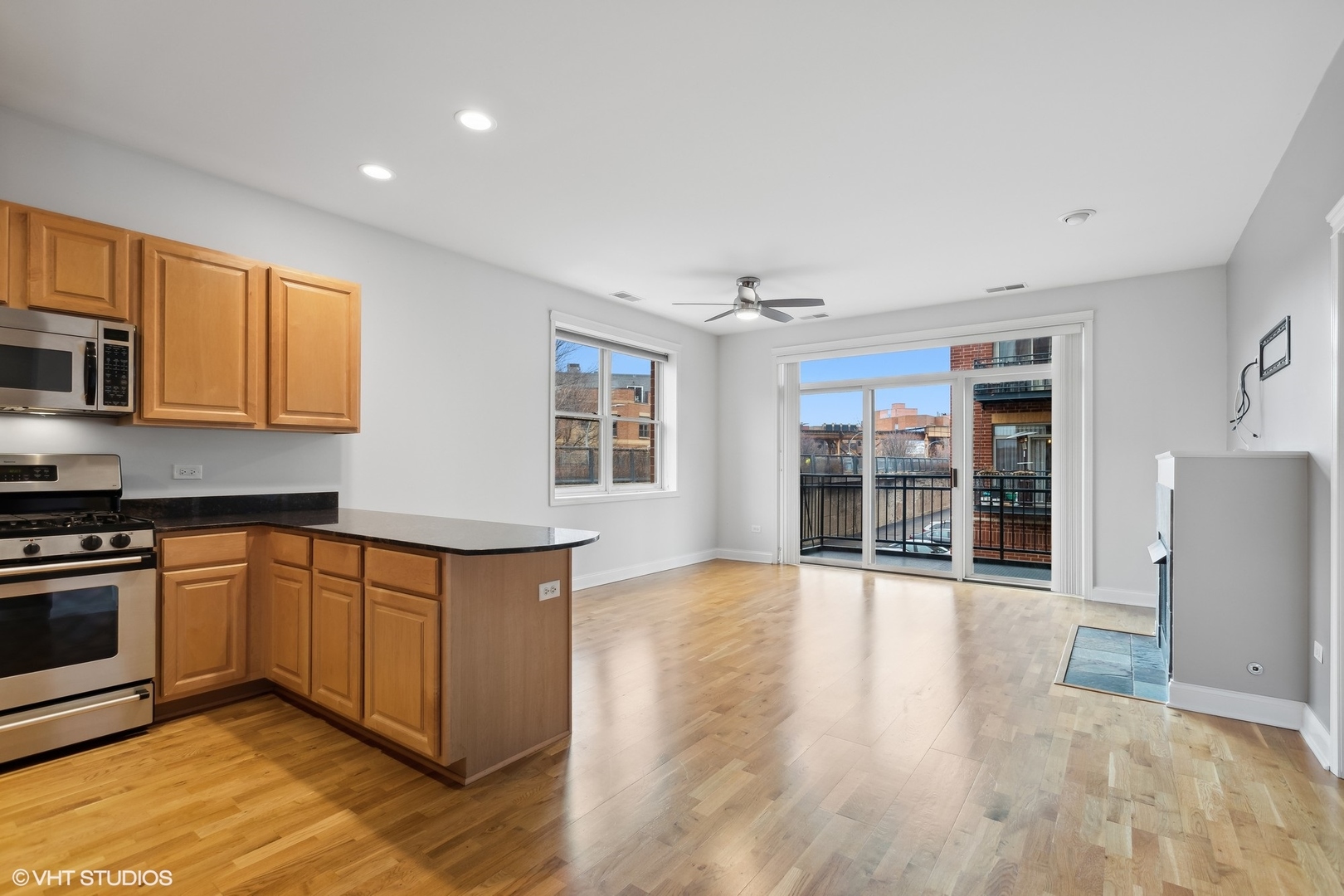 2320 W Saint Paul Avenue 202