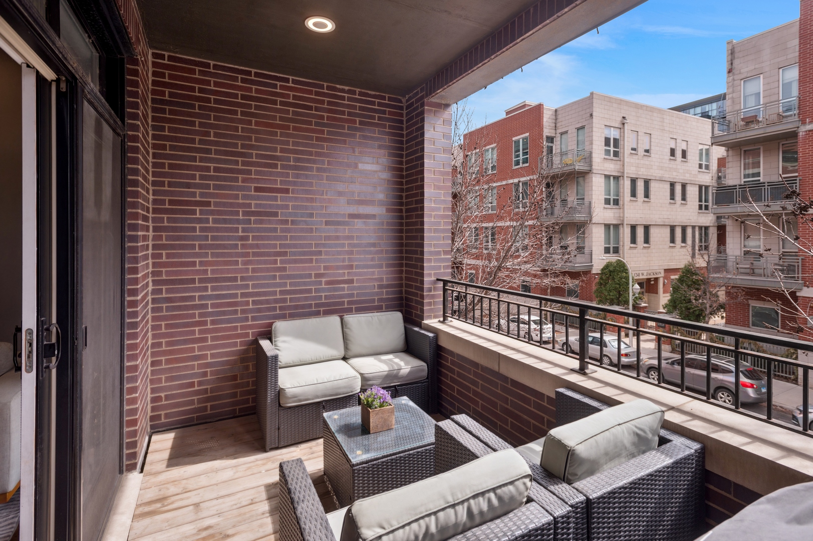 1242 W Jackson Boulevard 2W