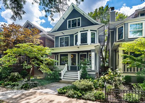Photo of 1441 W Cullom Avenue, Chicago, IL 60613 (MLS # 12458946)