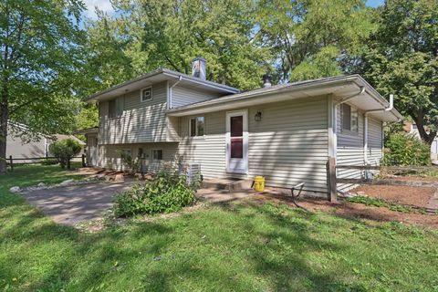 Tiny photo for 1529 Rita Avenue, St. Charles, IL 60174 (MLS # 12467386)