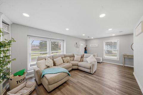 Tiny photo for 2308 Andover Court, Schaumburg, IL 60194 (MLS # 12614957)