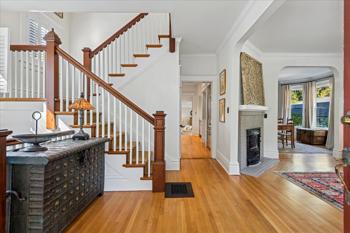 126 W Lake Street