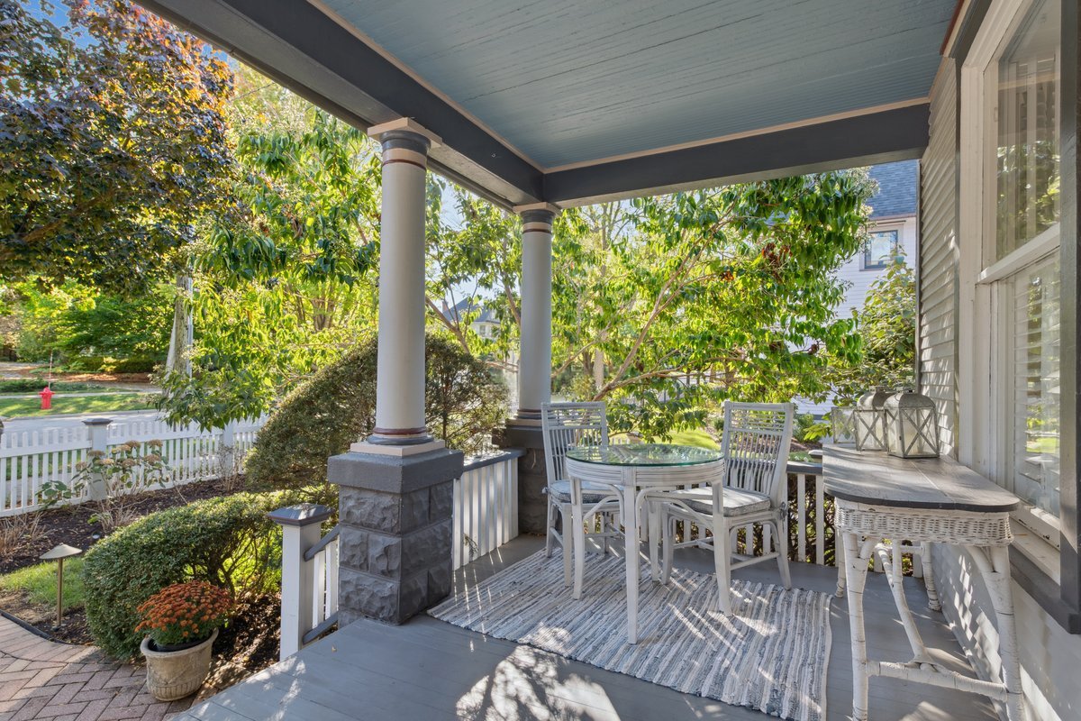 126 W Lake Street
