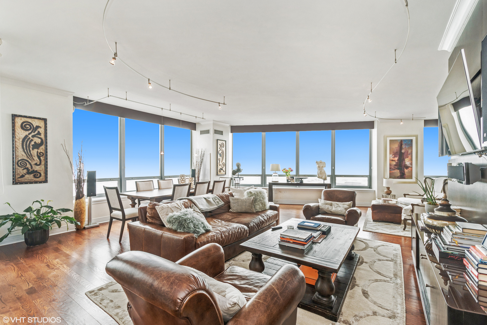600 N LAKE SHORE Drive 2105