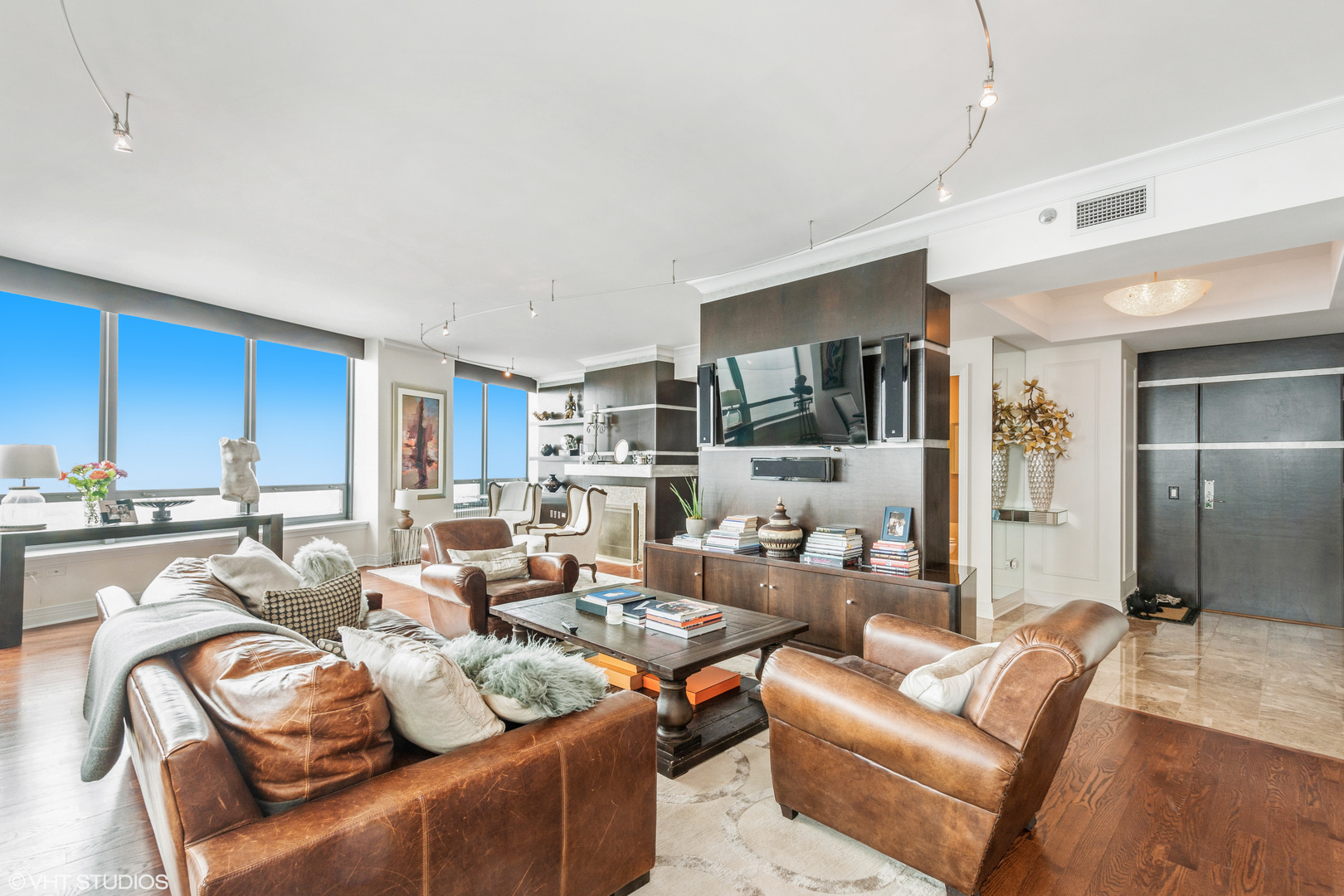 600 N LAKE SHORE Drive 2105