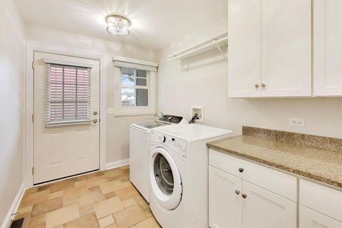 Tiny photo for 1317 W Grove Street, Arlington Heights, IL 60005 (MLS # 12603629)