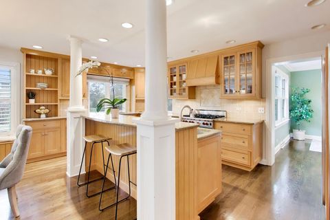 Tiny photo for 1317 W Grove Street, Arlington Heights, IL 60005 (MLS # 12603629)