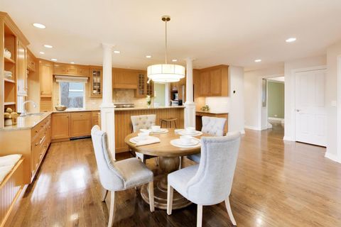 Tiny photo for 1317 W Grove Street, Arlington Heights, IL 60005 (MLS # 12603629)