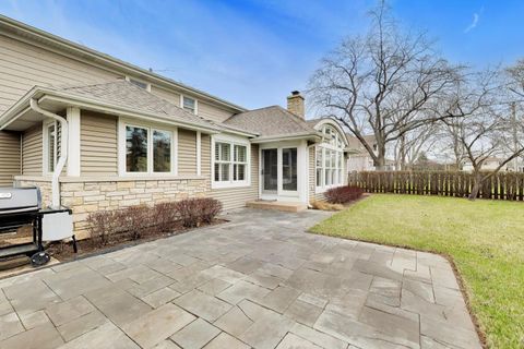 Tiny photo for 1317 W Grove Street, Arlington Heights, IL 60005 (MLS # 12603629)