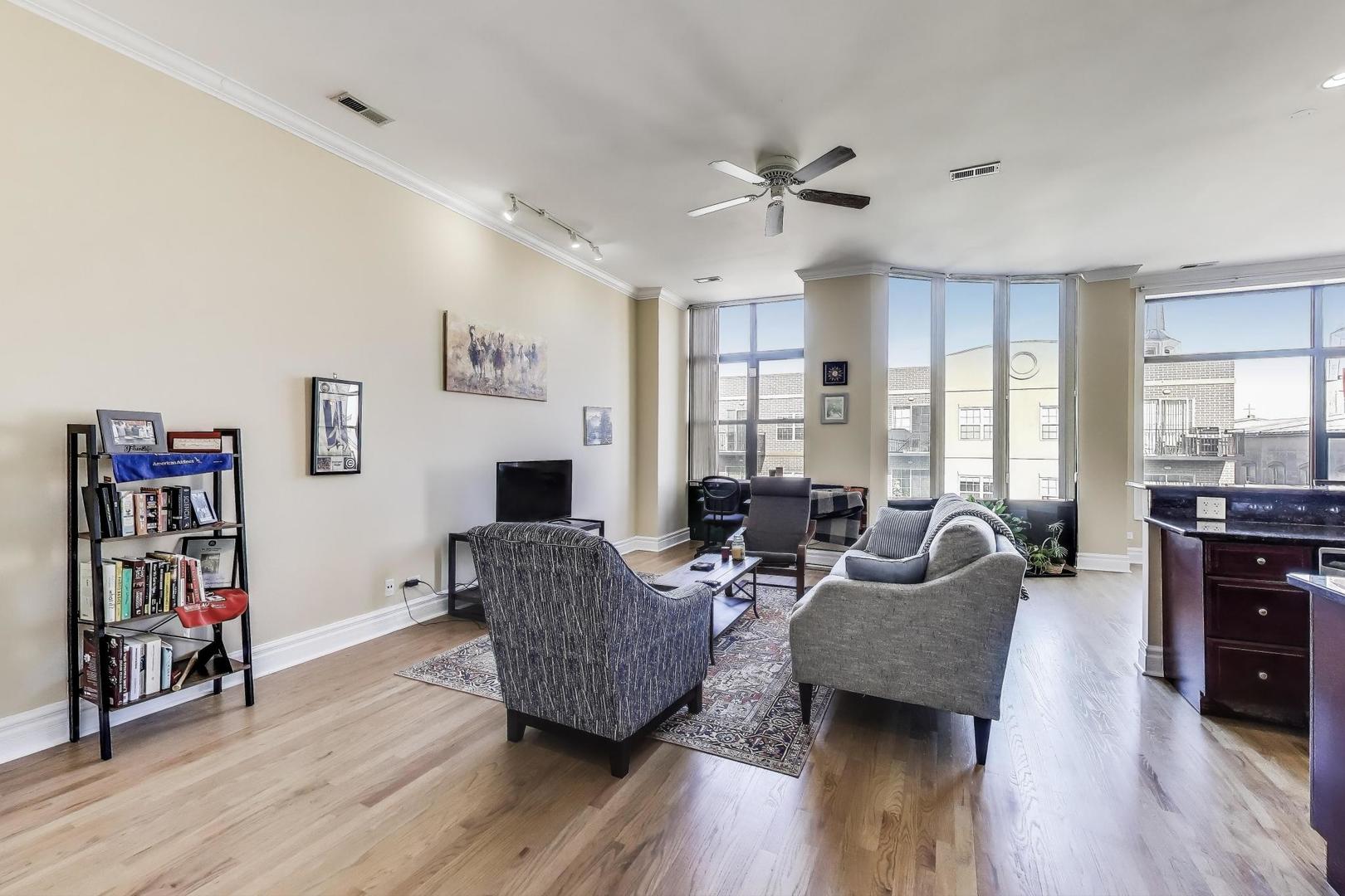 4440 N Kedzie Avenue 401