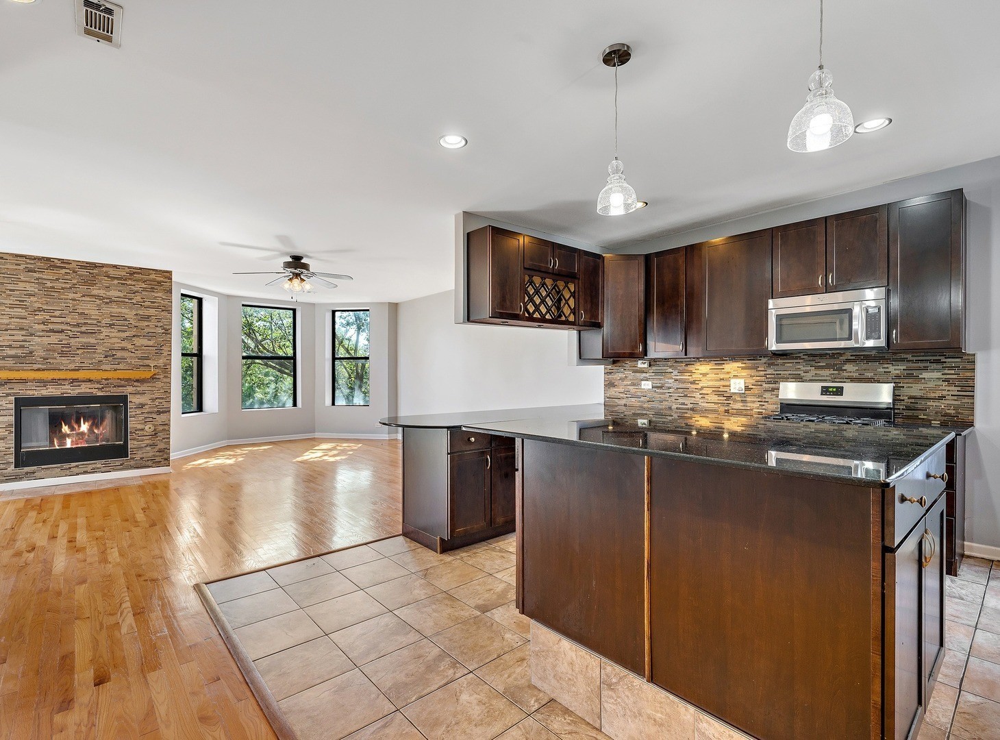 4144 S KING Drive 11M