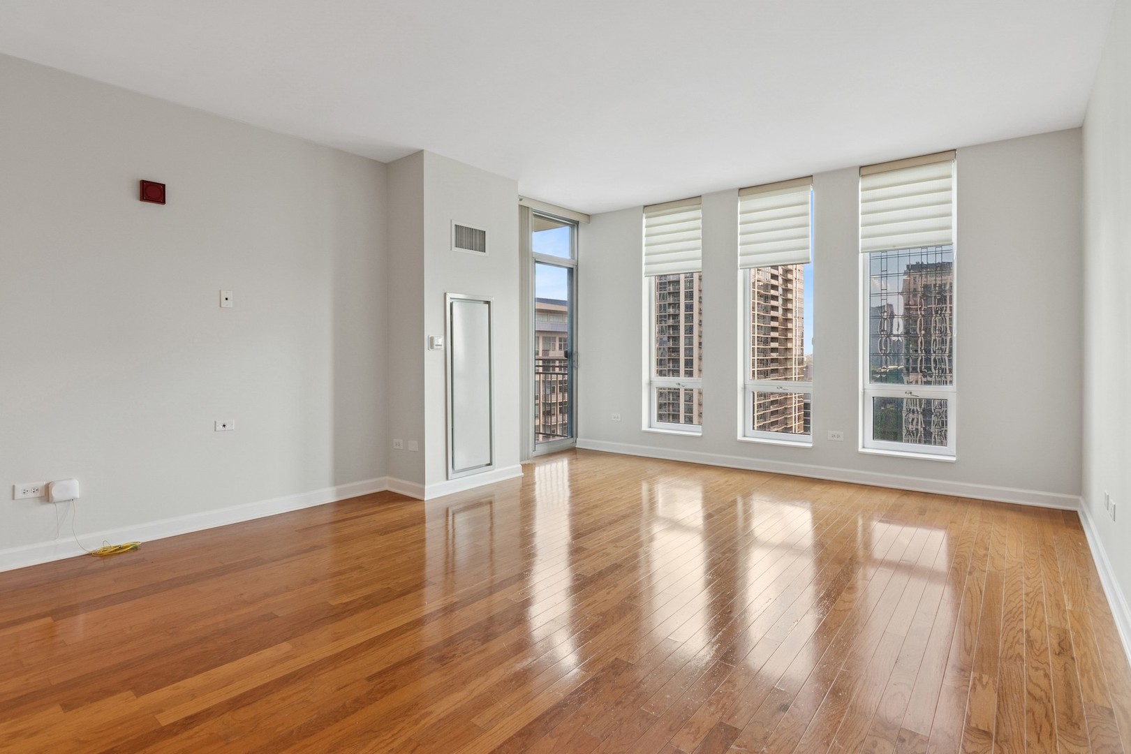 1250 S MICHIGAN Avenue 2304