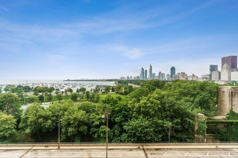 Tiny photo for 400 E RANDOLPH Street #913, Chicago, IL 60601 (MLS # 12497039)