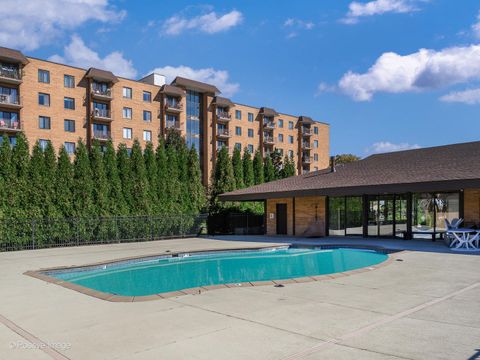 Tiny photo for 1727 W Crystal Lane #208, Mount Prospect, IL 60056 (MLS # 12506658)