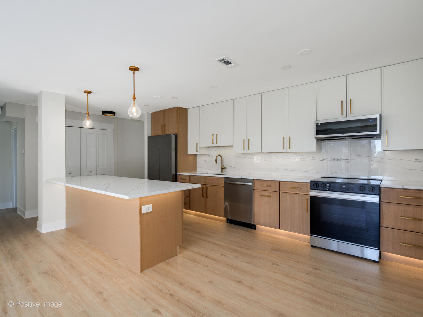 1727 W Crystal Lane 208