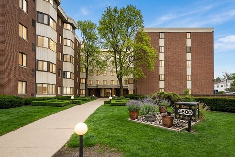 Photo of 5500 Lincoln Avenue #510-E, Morton Grove, IL 60053 (MLS # 12688361)