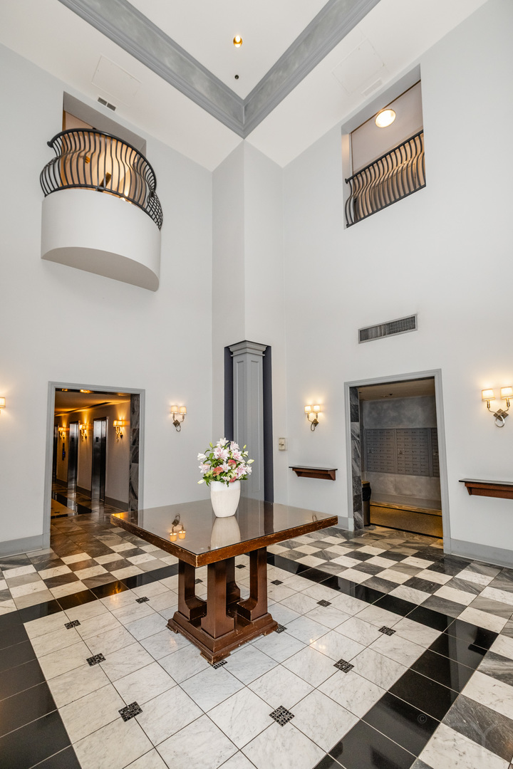 70 W HURON Street 503